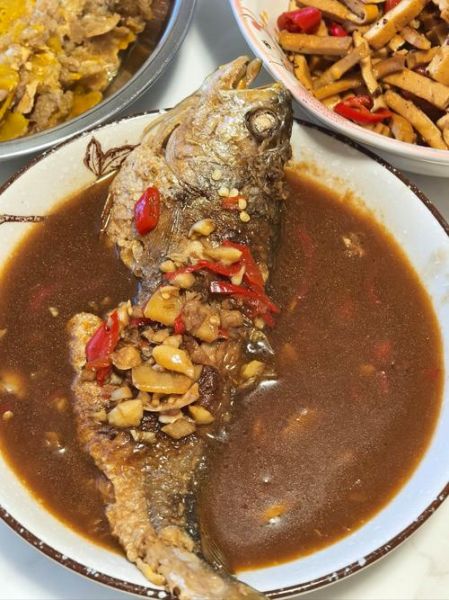 红烧鱼的家常做法_红烧鱼怎么做才入味