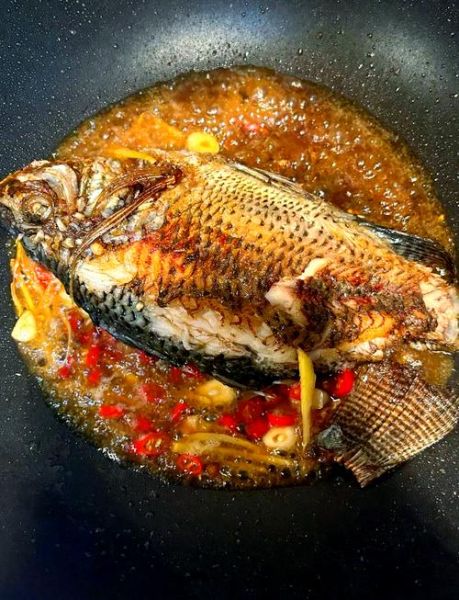 清蒸罗非鱼怎么做_罗非鱼清蒸几分钟才熟