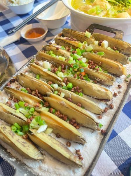 盐焗蛏子怎么做_盐焗蛏子要焯水吗