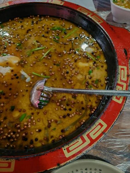 冷锅鱼怎么做才正宗_冷锅鱼底料配方揭秘