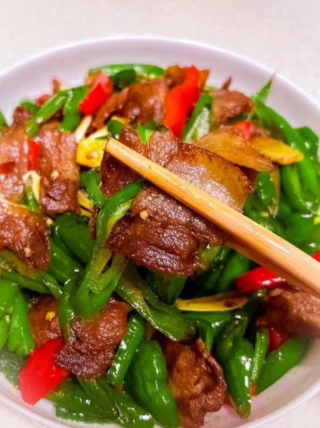 尖椒怎么炒好吃_尖椒炒肉的家常做法