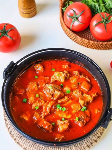 牛腩炖西红柿怎么做_牛腩炖西红柿需要焯水吗