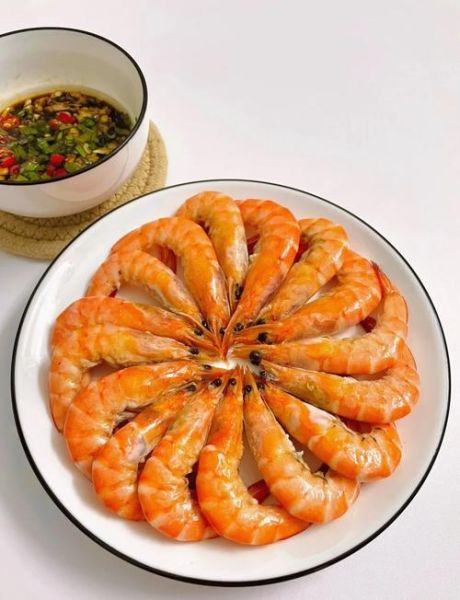白灼虾怎么做才鲜嫩_白灼虾煮几分钟才刚好