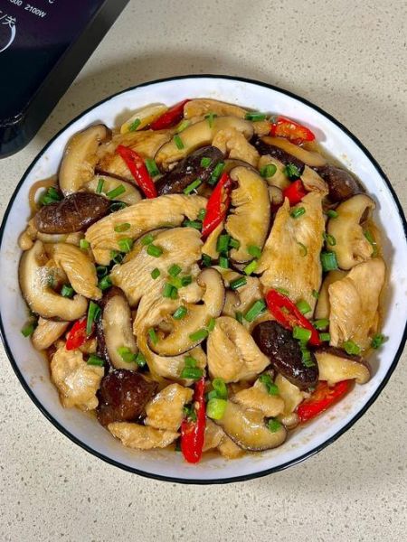 香菇炒鸡肉怎么炒才嫩滑_香菇炒鸡肉用干香菇还是鲜香菇