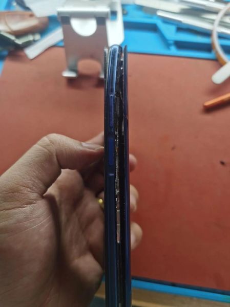 手机中框变形怎么办_手机中框材质哪种好