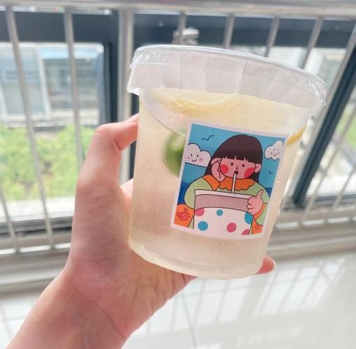 最简单的柠檬水怎么做_柠檬水做法比例是多少