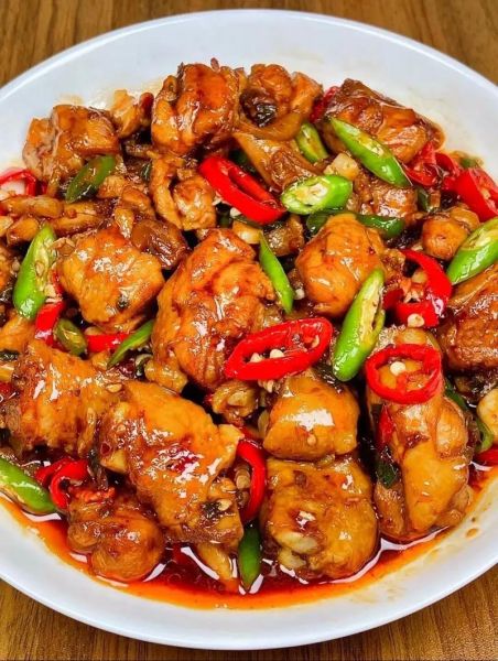 红烧鸡肉怎么做好吃又嫩_家常红烧鸡做法步骤