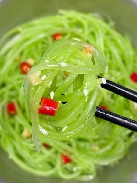 凉拌笋丝怎么做_凉拌笋丝需要焯水吗