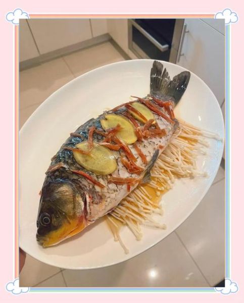 清蒸鲫鱼怎么做才鲜嫩_清蒸鲫鱼的家常做法步骤