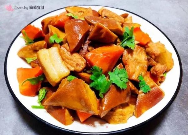 红烧素鸡怎么做_红烧素鸡需要焯水吗