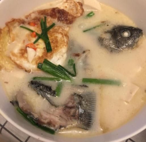 鲫鱼豆腐汤怎么做_鲫鱼豆腐汤的家常做法