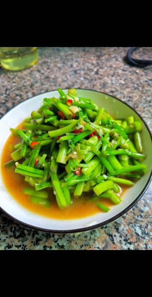 芹菜怎么炒好吃_芹菜的做法大全