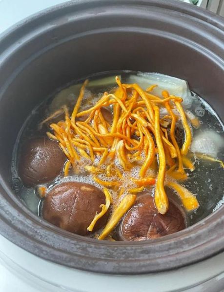 寒菌炖排骨怎么做_寒菌炖排骨要焯水吗