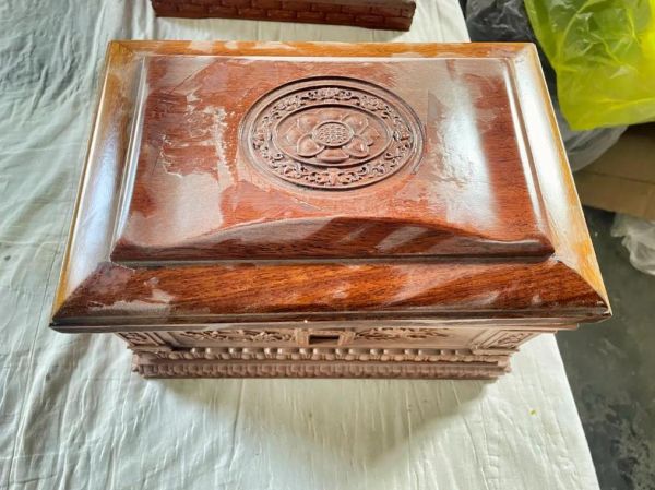 梦到骨灰盒是什么意思_梦见骨灰盒的预兆