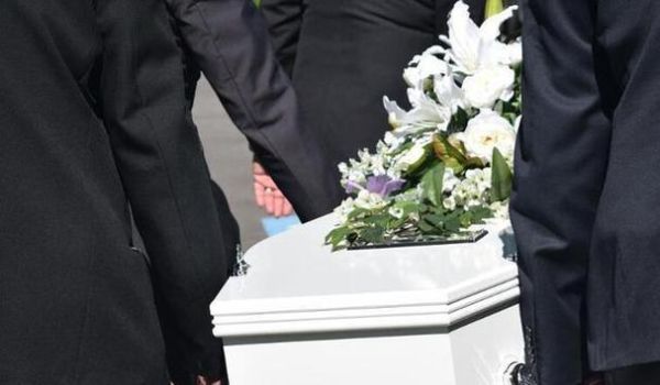 梦到拿死人的东西_是什么意思