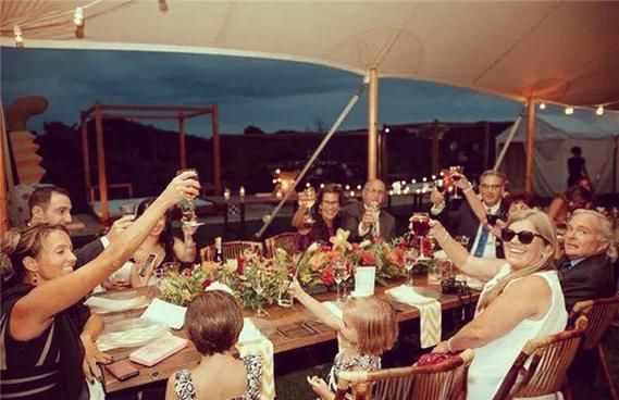 梦到在聚会是什么意思_梦见聚会预示什么