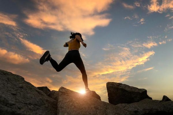 梦到跑步很快_意味着什么