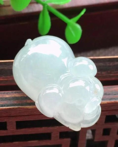 属猪能带自己的属相吗_属猪佩戴猪生肖好吗