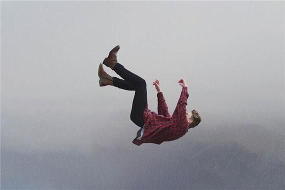 梦到往高处爬是什么意思_梦见爬高处很害怕怎么办