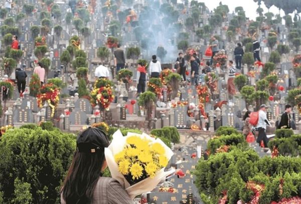 梦到埋新坟是什么意思_梦到埋新坟的吉凶预兆