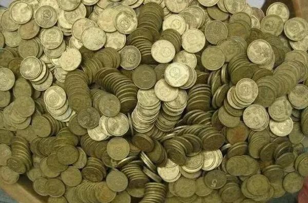 梦到捡钢蹦是什么意思_梦到捡钢蹦预示着什么