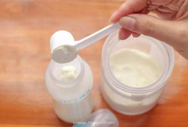 梦到喝母乳_周公解梦