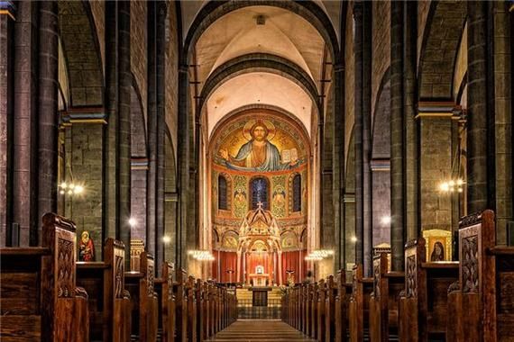 梦到去教堂是什么意思_梦见教堂的预兆